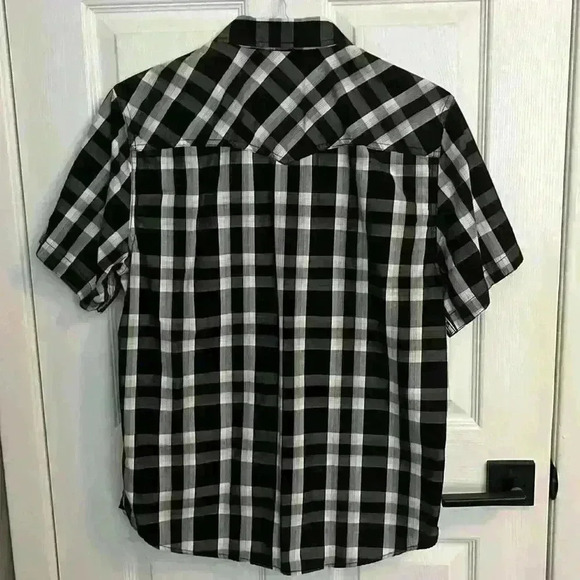 Urban Pipeline Men’s short sleeve collared shirt - black plaid - Picture 2 of 4